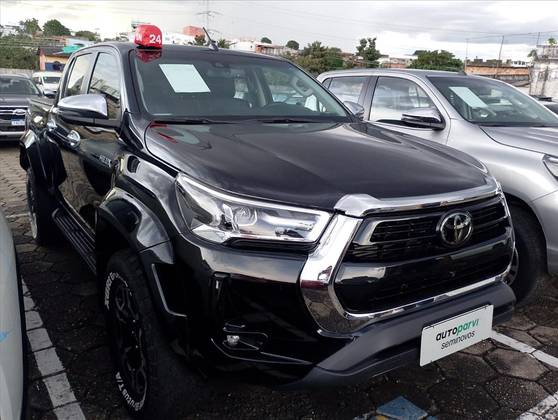 TOYOTA HILUX 2.8 D-4D TURBO DIESEL CD SRX PLUS 4X4 AUTOMÁTICO TOYOTA HILUX 2.8 D-4D TURBO DIESEL CD SRX PLUS 4X4 AUTOMÁTICO